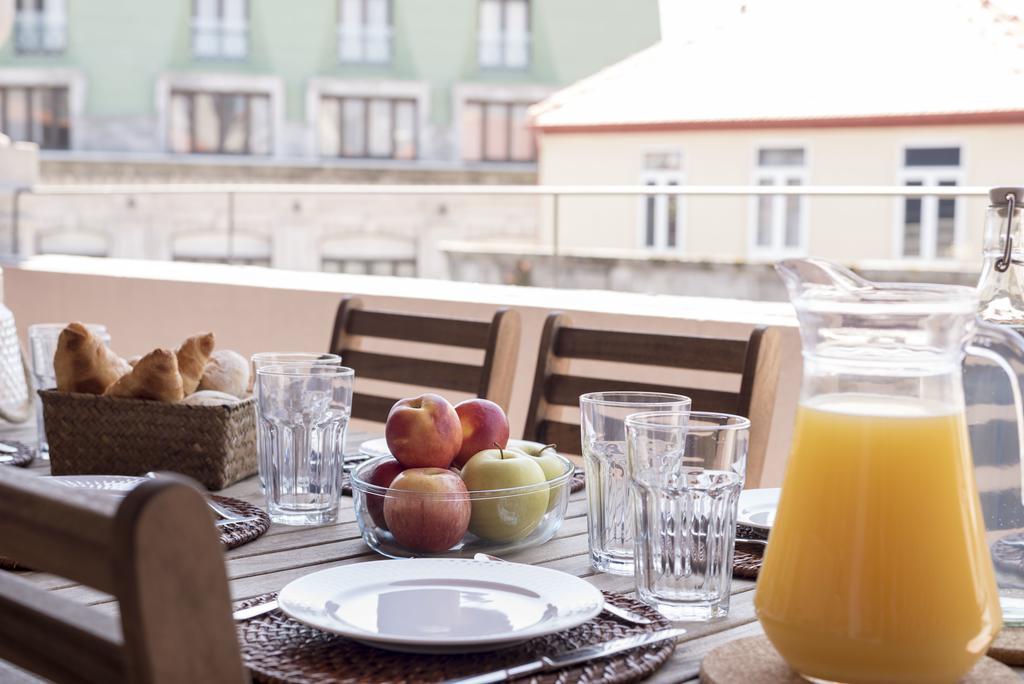 Lovelystay - Top Floor Balcony Apartment Porto Exterior foto